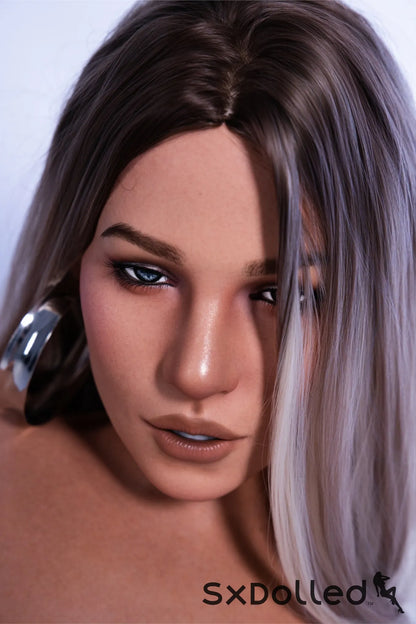 Alessia C (D-Cup) (165cm) | Tanned Thick Latina Sex Doll | IDODOLL D-Cup / 165cm / Ombre Sex Doll