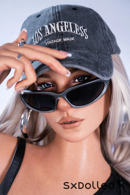 Alessia C (D-Cup) (165cm) | Tanned Thick Latina Sex Doll | IDODOLL D-Cup / 165cm / Ombre Sex Doll