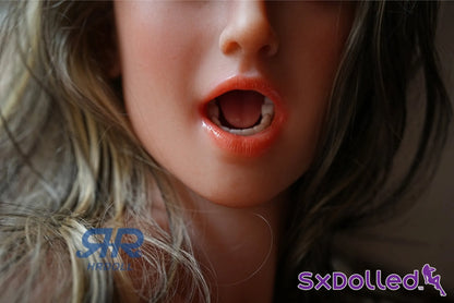 Judie (P-Cup) (158cm) | Mature Big Tits Colombian Sex Doll | HR Doll - P-Cup / 158cm / Blonde - Sex Doll