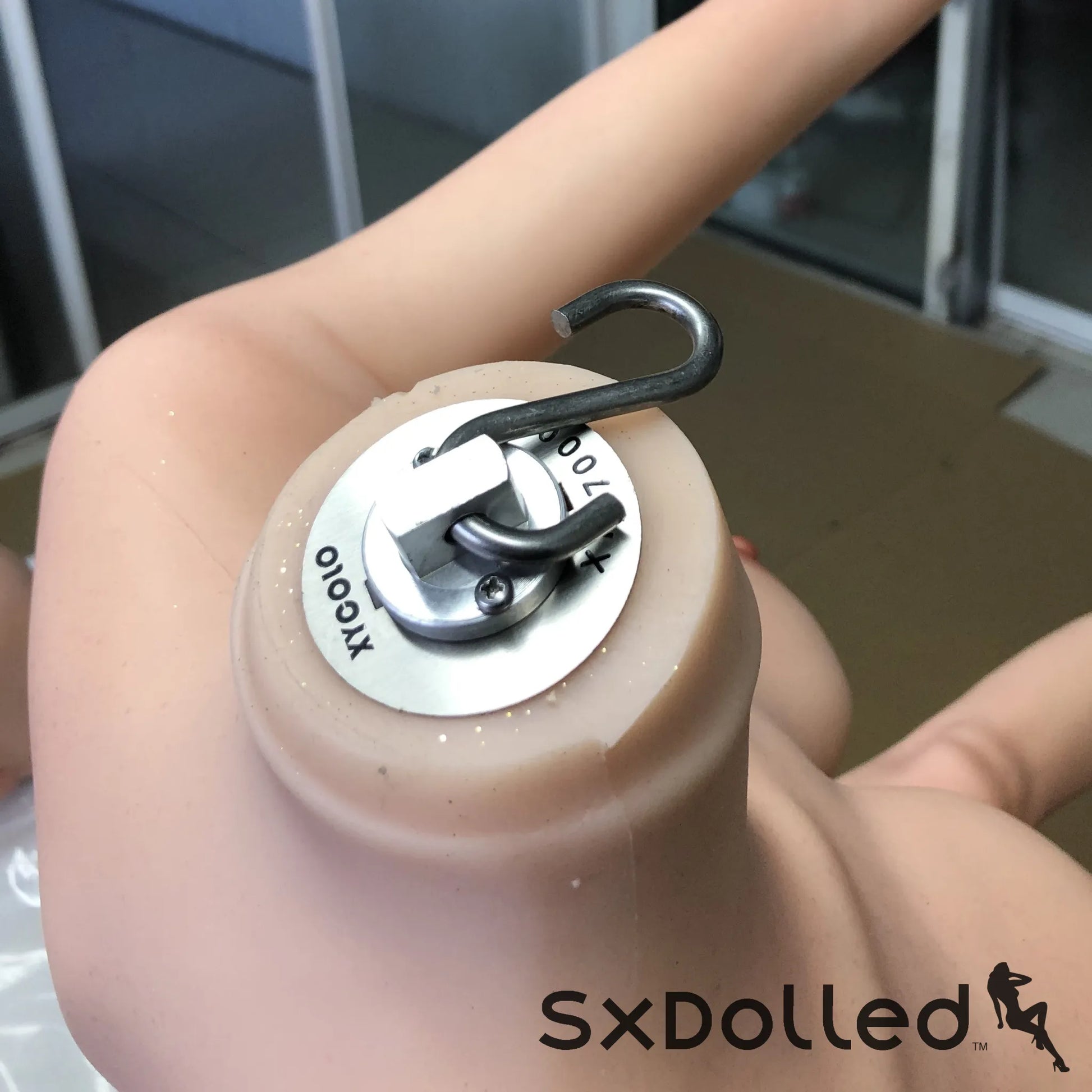 Neck Hook (+$25 AUD) | XYColo Doll | SxDolled.